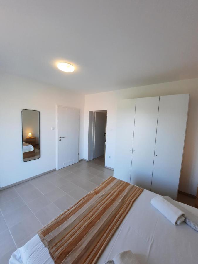 Appartements Lena. Premantura Eksteriør billede