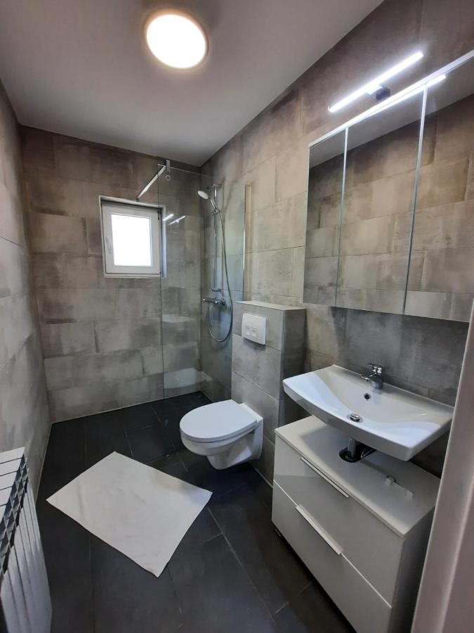 Appartements Lena. Premantura Eksteriør billede