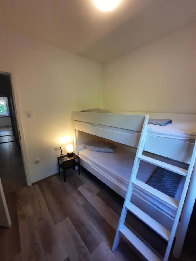 Appartements Lena. Premantura Eksteriør billede