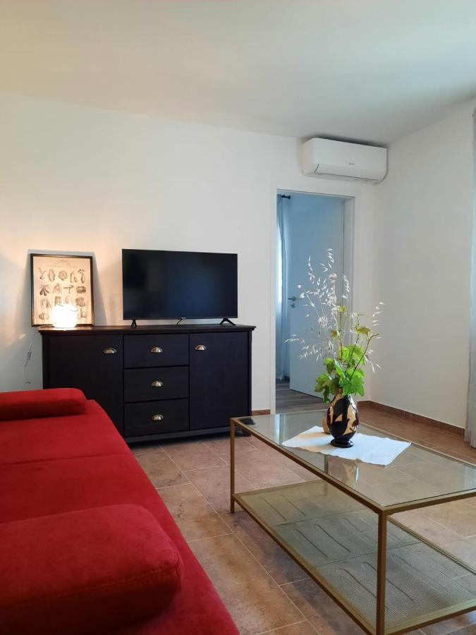 Appartements Lena. Premantura Eksteriør billede