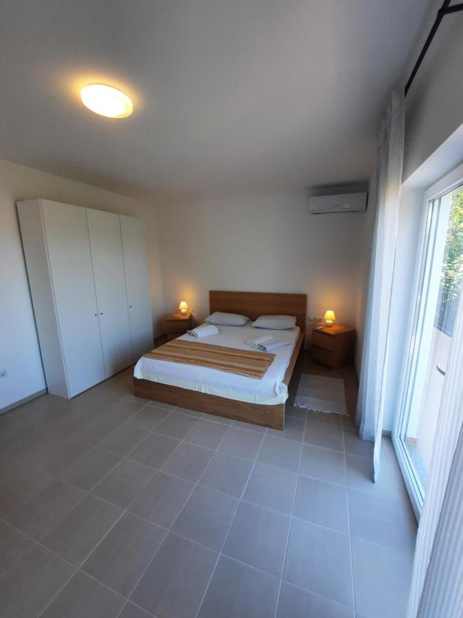 Appartements Lena. Premantura Eksteriør billede